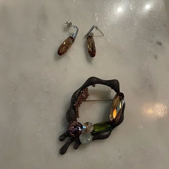 Rare Vintage BG Signed Brooch and Matching Earrings - Picture 7 of 7